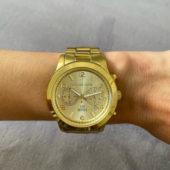 Michael Kors gold watch - Picture 4 of 5